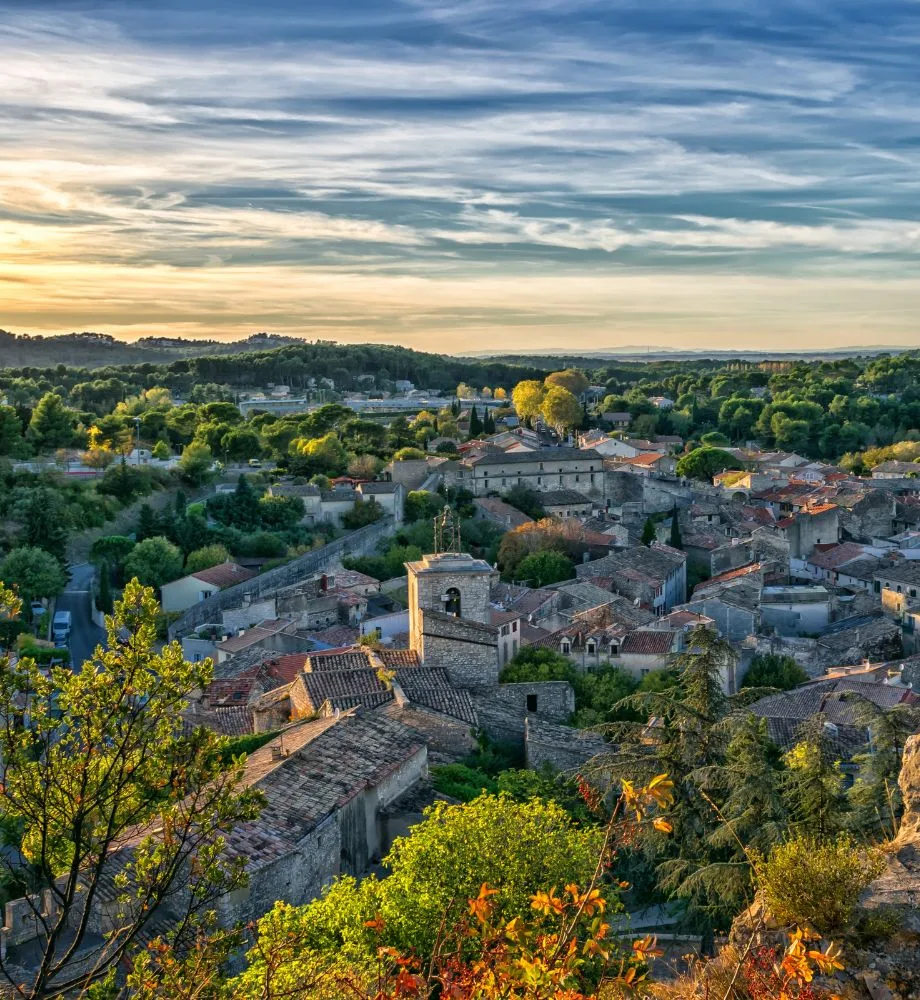 Village Salernes